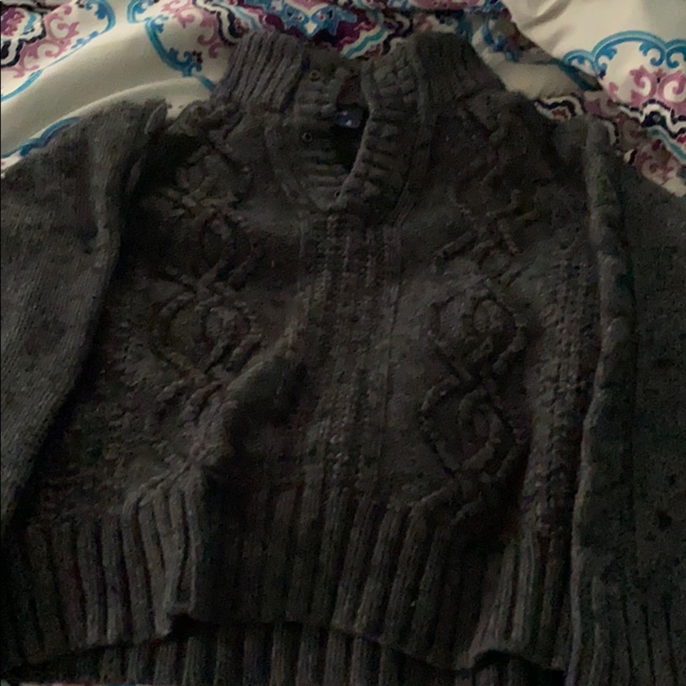 Gap sweater